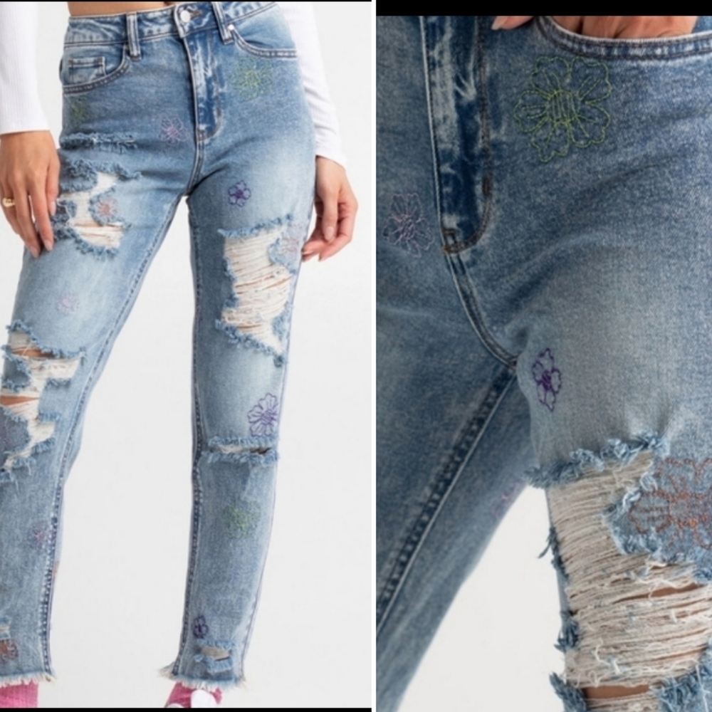 Tinseltown Boho Distressed Floral Stitched Highwaisted Mom Jeans